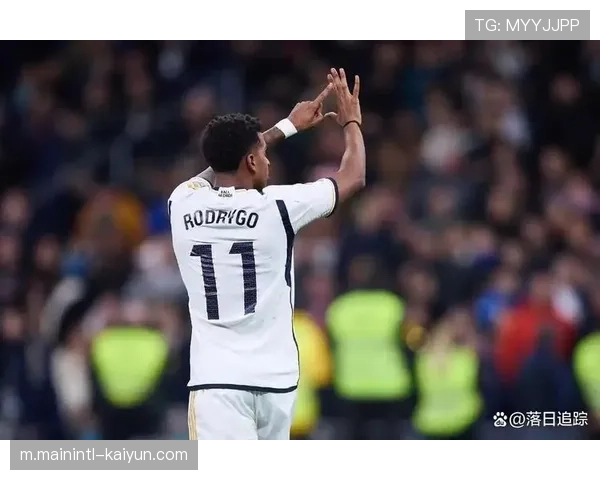 卫冕冠军巴黎仅列第15 登贝莱失点后更衣室再传不和